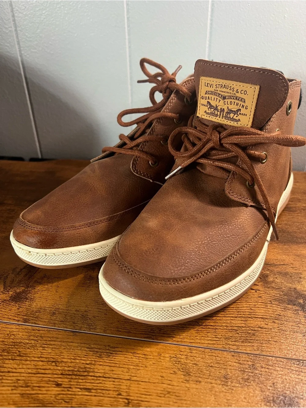 Men’s Levi’s Ankle Tie Up Boots, Brown, Size 9, EUC
